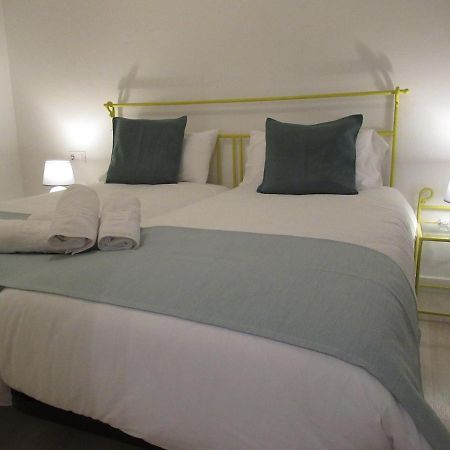 Garden Relax Apartments, By Comfortable Luxury คอร์ราเลโฮ ภายนอก รูปภาพ