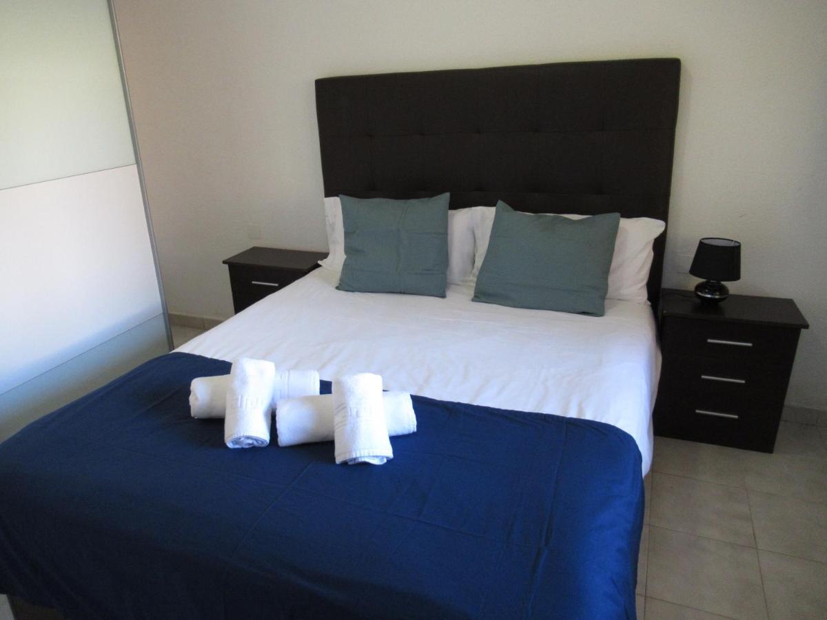 Garden Relax Apartments, By Comfortable Luxury คอร์ราเลโฮ ภายนอก รูปภาพ