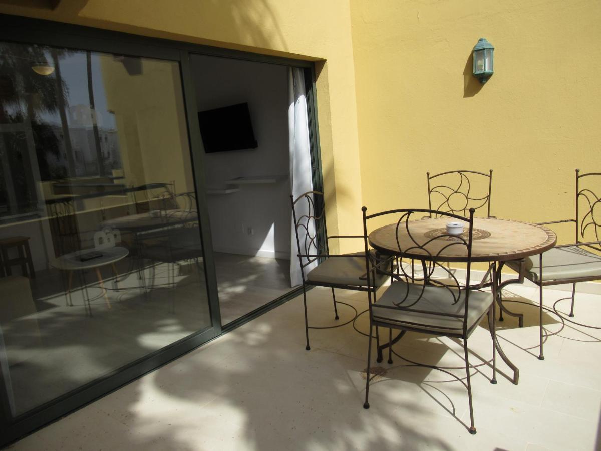 Garden Relax Apartments, By Comfortable Luxury คอร์ราเลโฮ ภายนอก รูปภาพ